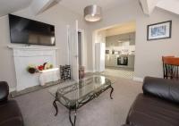 Albatross - Top Floor - Sea & Castle Views & Parking Space! - B&B Scarborough