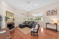 Poppy's Place! 4Bed/1Bath/2Car/Views/House ~Bardon - B&B