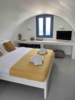 Dome suite,hot tub,sea view in Firostefani! - B&B Firá