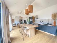 Villa Genêts - 3 suites parentales avec terrasse et piscine - Proche plage - B&B Gujan-Mestras