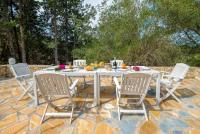 Dive into Summer - Kirki's Cozy Pool Gem on Paxoi - B&B