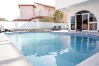 B&B Eilat - YalaRent Ivy Villa with Private Pool - Bed and Breakfast Eilat