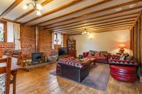 Threshers Barn and Shire Horse Barn - B&B Cawston