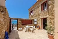 Waveside Sanctuary - Luxurious Seastone Villa - Bed and Breakfast Avía