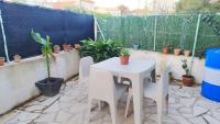 Charmante Maison T2 de plein pied avec extérieur calme aux Arènes - B&B Béziers