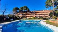 Pinogolf Elviria Marbella with free parking, wifi, pool and large terrace - B&B Marbella