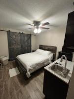 B&B Miami - cozy studio apartment with private entrance and patio - Bed and Breakfast Miami