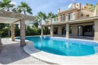 Casa Farah Villa Marbella Golden Mile Coral Beach behind ALDI - B&B Marbella