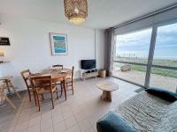 Joli T2 en front de mer avec accès direct plage, terrasse privative, parking et Wi-Fi gratuit - FR-1-361-45 - Chambres d’hôtes Jullouville