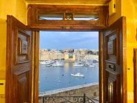 B&B Birgu - BLUE EYE - Waterfront home in a scenic location - Bed and Breakfast Birgu