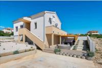HOLIDAY HOME LUANA - B&B