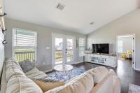 Near Beach Access Galveston Home with Grill and Patio - Ferienwohnung