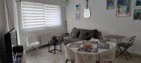 Love nest with 2 balconies offering sea views - Bed and Breakfast