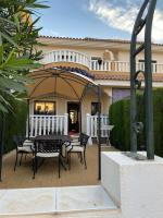 Prestigious Dona Pepa 2 Urbanisation with Shared Pool - Bed and Breakfast Ciudad Quesada