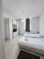 Sunshine Court Apartment No 3 - B&B