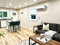 Charming 1BR Guesthouse w Modern Comforts - Bed and Breakfast
