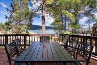 Lake Shore Family Cabin w Hot Tub and Pool Table by Big Bear Vacations - Ferienwohnung Big Bear Lake