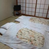 Standard Twin Room with Shared Bathroom