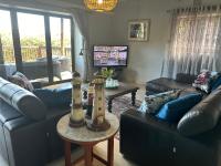 Big Fish Seaside Cottage, Sleeps 10 Guests in 5 Bedrooms - B&B