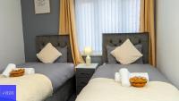 B&B Dudley - 2ndHomeStays-Dudley-Suitable for Contractors and Families, Parking available for 3 Vans, Sleeps 12 - Bed and Breakfast Dudley