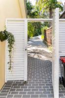 Newly renovated 4 bedroom home in Newport with Pittwater views - Chambres d'hôtes Newport