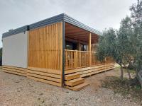 Hidden gem of croatian Dalmatia, mobile home Klara - B&B