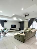 Peak Homestay@Ipoh Perak Malaysia 10-14Pax 5R/6B - B&B Lahat