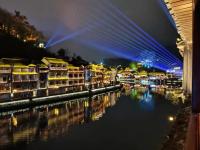 Fenghuang Ancient Town Lazy Cat Riverside Inn - B&B