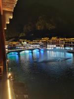 Fenghuang Ancient Town Lazy Cat Riverside Inn - B&B Fenghuang