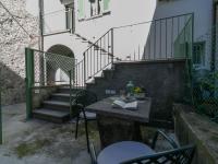 Mamma Ciccia - modern apt in the historic centre - Bed and Breakfast Mandello del Lario