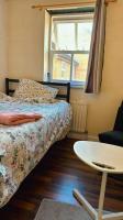 B&B Mitcham - Spacious,warm room in London - Bed and Breakfast Mitcham