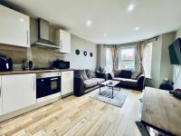 B&B Manchester - Lovely 4 bed (sleeps 8) apartment close to city - Bed and Breakfast Manchester