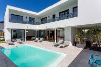 Villa Contemporaine avec piscine - Face au golf - Plages à pied - B&B