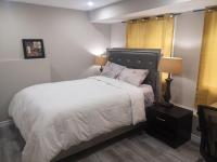 B&B Hagersville - An immaculate 2-bedroom walkout basement - Bed and Breakfast Hagersville