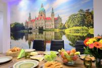 B&B Hanover - HappyBnB - Stilvolles, naturgelegenes Apartment mit Blick auf den Mittellandkanal und die Wasserstadt Hannover - Kamin, Parken und Spielplatz - Bed and Breakfast Hanover