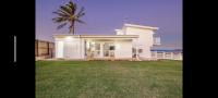 OceanMist Holiday Home - beachfront property! - B&B