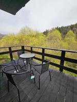 Apartment with Mountain View