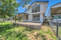 3BR Nautical Home with Paddleboard, Walk to Lake - Chambres d’hôtes Kingsland