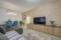 Modern & Central Two Bed - Balluta Bay - Sleep 6 - B&B Sliema