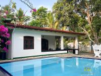 B&B Unawatuna - Riverside Oasis - Villa with Pool - Bed and Breakfast Unawatuna