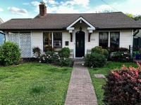 Nashville Fatherland Cottage - B&B