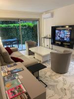 Chic 47m2, 2 rooms, ground floor, nice patio, 280m beach Croisette - B&B Cannes