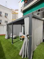 Casa Mallen, con amplia terraza, en el barrio de Nervión - Chambres d'hôtes Séville
