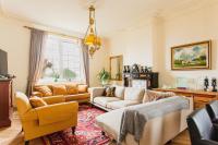 Beautiful mansion with swimming pool and jacuzzi - B&B