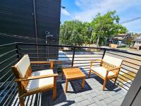 Huge Elegant 1 Bd - Big Living space, Free Parking - Ferienwohnung
