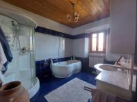 Tweepersoonskamer met Gedeelde Badkamer