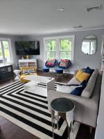 Middletown Modern Apartment - RIBryan Property - B&B