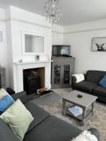 B&B Deal - Sea Salt Cottage - Mins to beach & shops Dog Friendly - Bed and Breakfast Deal