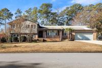 Spacious Oasis With Pool - 5BR - B&B