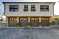 Historic Carriage House - B&B Columbia